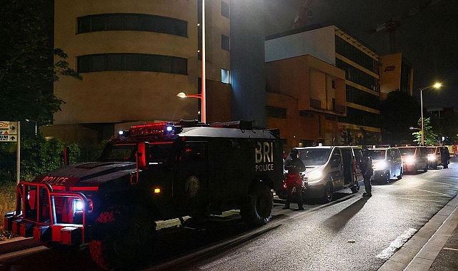 Fransa yangın yerine döndü: Zırhlı araçlar devreye girdi
