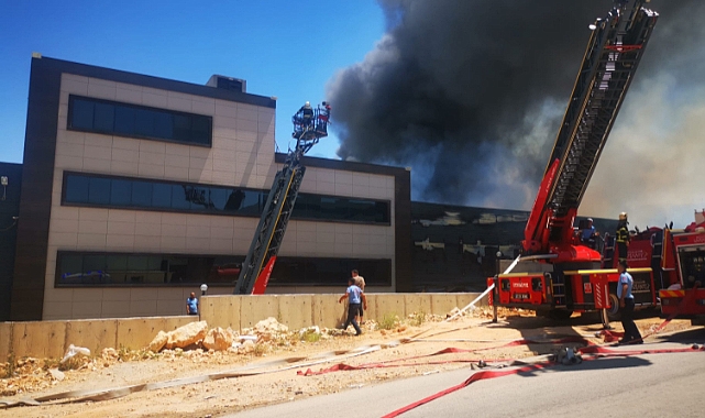 Gaziantep'te fabrika yangını: 10 işçi hastaneye kaldırıldı
