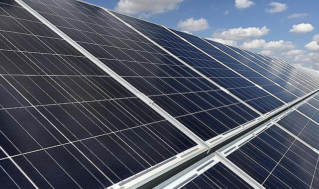 Güneş panellerinde yağmurdan elektrik üretmenin bir yolu keşfedildi