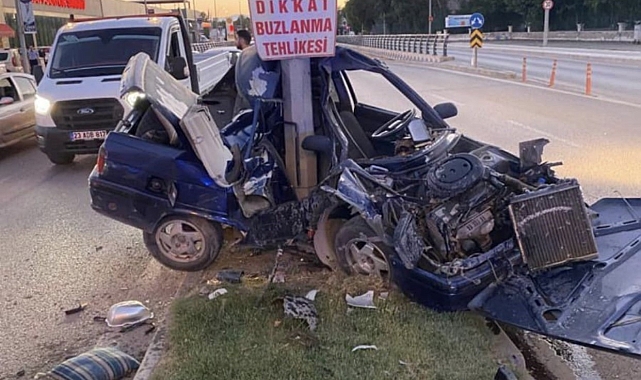 Hurdaya dönen araçtan sağ çıktı