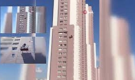 İskele devrildi, işçiler 14. katta mahsur kaldı