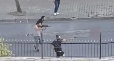 İstanbul'da dehşet anları kameraya yansıdı: Sokak ortasında av tüfeği ile kurşun yağdırd