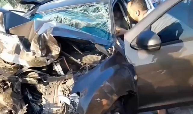 İzmir'de bayram dönüşünde feci kaza: 4 ölü, 21 yaralı