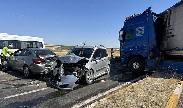 Kırmızı ışıkta TIR dehşeti