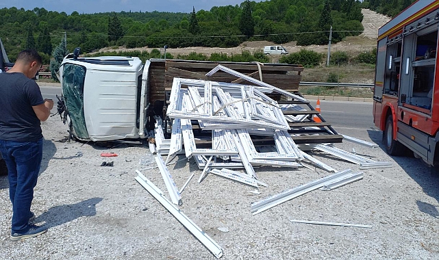 Manisa'da otomobil ile kamyonet çarpıştı: 1 ölü, 3 yaralı
