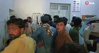 Pakistan'da siyasi parti kongresinde patlama: 42 ölü, 80 yaralı