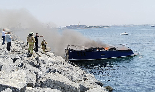 Pendik’te tekne alev topuna döndü