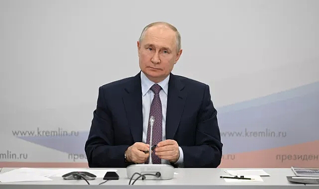 Putin, cinsiyet değiştirmeyi yasaklayan yasa tasarısını imzaladı