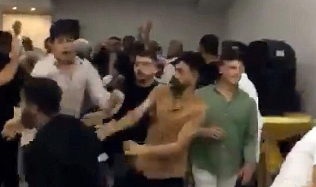 Şarkı seçiminde anlaşamayanlar düğünde kavga çıkardı: Sandalyeler havada uçuştu
