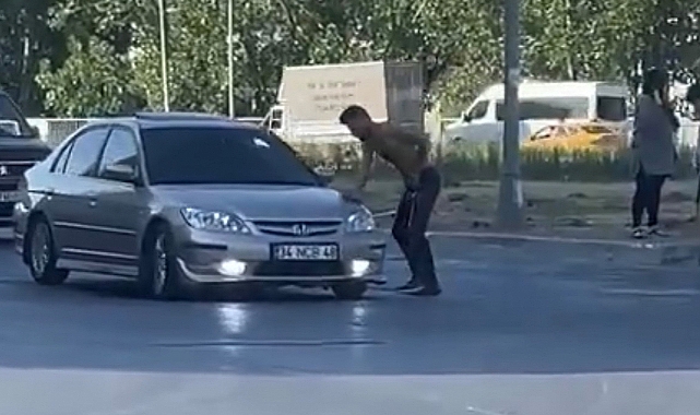 Trafikte “Neden yol veriyorsun” dediği genci bıçaklayarak öldürdü
