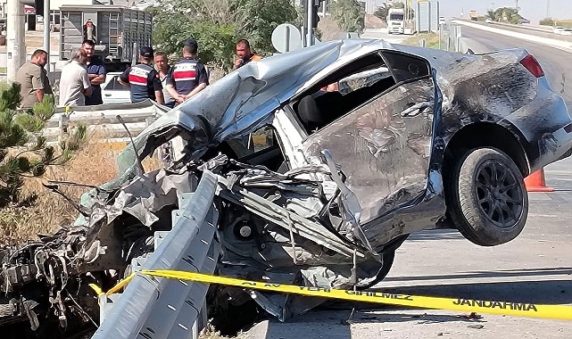 Bariyere saplanan otomobil hurdaya döndü: 1 ölü