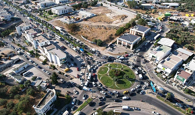 Bodrum'da trafik durdu, tüm yollar kitlendi