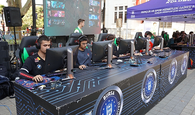 Bursa'da E-Sporda Zafer Bayramı coşkusu
