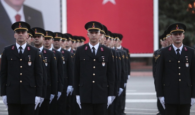 Bursa'da tarihi Işıklar Jandarma Meslek Yüksekokulu 402 öğrencisini törenle mezun etti