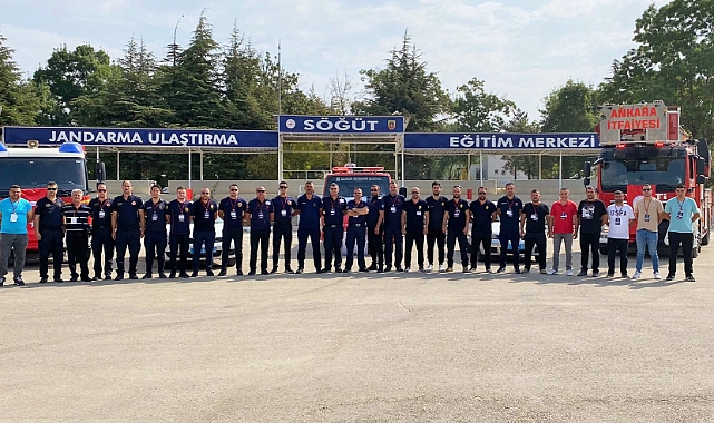 Bursalı itfaiyecilere ileri sürüş teknikleri eğitim