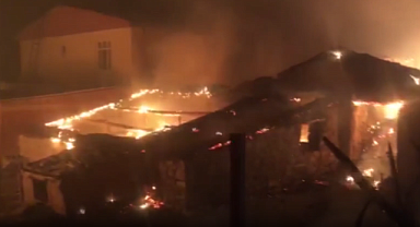 Çanakkale'de yangın evlere ulaştı