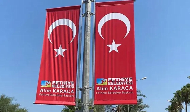 Fethiye'de Türk bayraklı afişe soruşturma