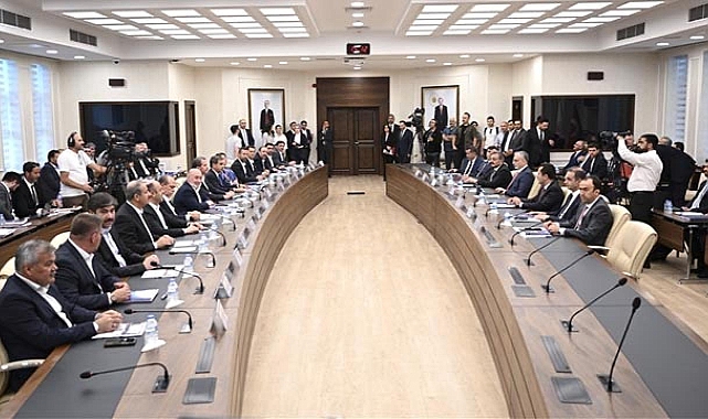Kamu Toplu Sözleşmesi'nde gözler perşembe gününde