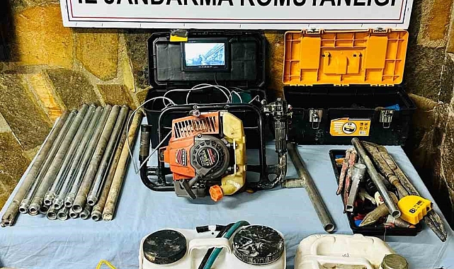 Kendilerini istihbarat elemanı olarak tanıtan şüpheliler kaçak kazı yaparken yakalandı