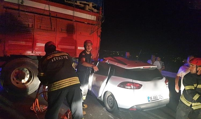 Manisa'da trafik kazası: Baba öldü, eşi ve çocukları yaralandı