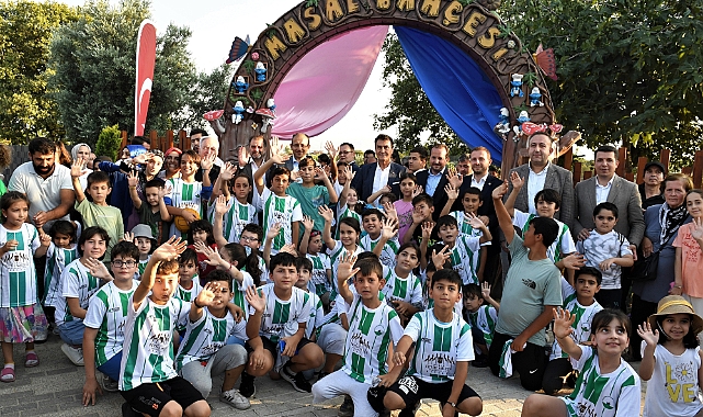Hayallerindeki kahramanları gören Bursalı çocuklar bu parka hayran kaldı