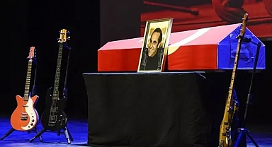 Mazhar Alanson 55 yıllık dostu Özkan Uğur'u anlattı: 'Halk, Özkan'ı seviyordu'