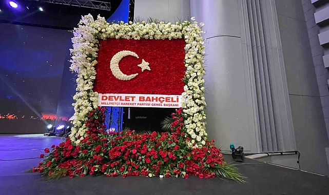 MHP Genel Başkanı Bahçeli'den AK Parti'nin 22'nci kuruluş yıldönümüne özel çiçek
