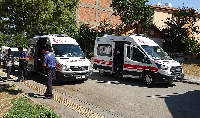 Minibüslerin çarpıştığı kazada can pazarı: 15 yaralı