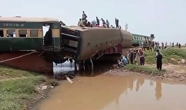 Pakistan'daki treni kazasında ölü sayısı 30'a yükseldi