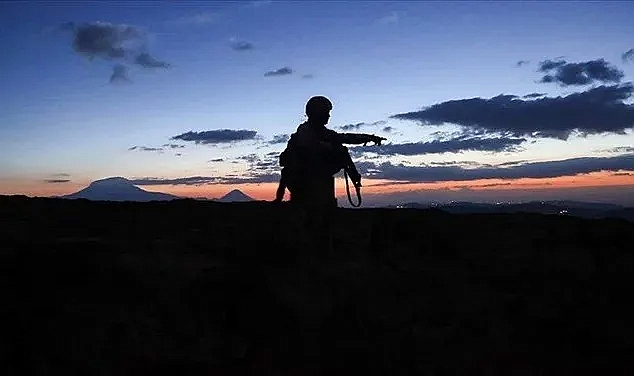 Pençe-Kilit operasyonu bölgesinde bir asker şehit oldu