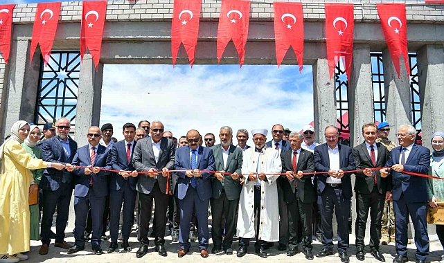 Restore edilen Sultan Murat Şehitliği dualarla açıldı