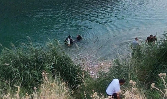 Serinlemek için Fırat Nehri'ne giren genç boğuldu