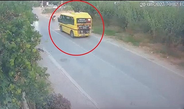 Son sürat gelip çarptı...2 kişinin öldüğü kaza kamerada