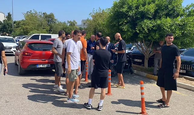 Antalyasporlu futbolcunun ailesi trafik kazası geçirdi: 4 yaşındaki oğlu ağır yaralı