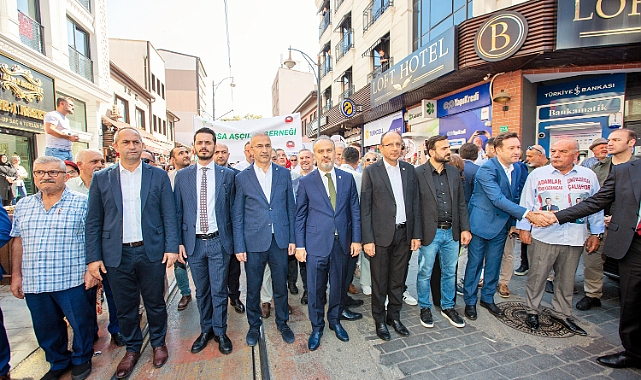 Bursa'nın lezzet şöleni kortejle başladı