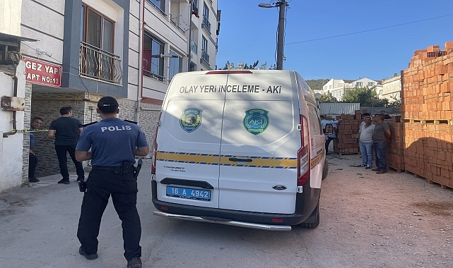 Bursa'da bıçakla halasını öldürüp babaannesini yaraladığı iddia edilen kişi kaçtı