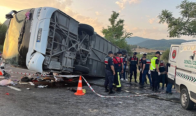 Denizli'de kum yüklü kamyon yolcu otobüsüne çarptı: 6 ölü, 43 yaralı