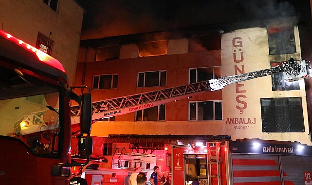 İzmir'de ambalaj imalathanesindeki yangın kontrol altında