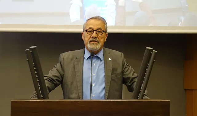 Kuşadası Körfezi'ndeki depremin ardından Naci Görür bölgeyi işaret etti: 'Gerilme altında'