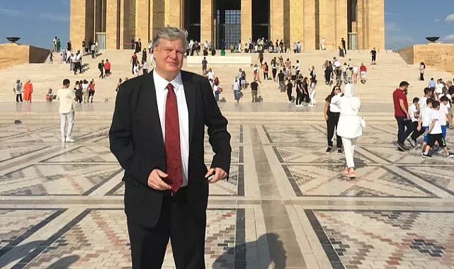 Örsan Öymen, CHP Genel Başkanlığı'na aday olduğunu açıkladı