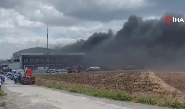 Silivri'de fabrika yangını: Çok sayıda itfaiye ekibi sevk edildi