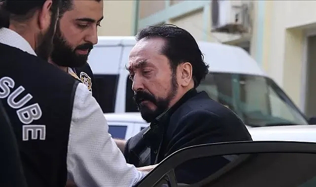 Adnan Oktar'ın Aleyna Tilki'nin 'peşine düştüğü' ortaya çıktı