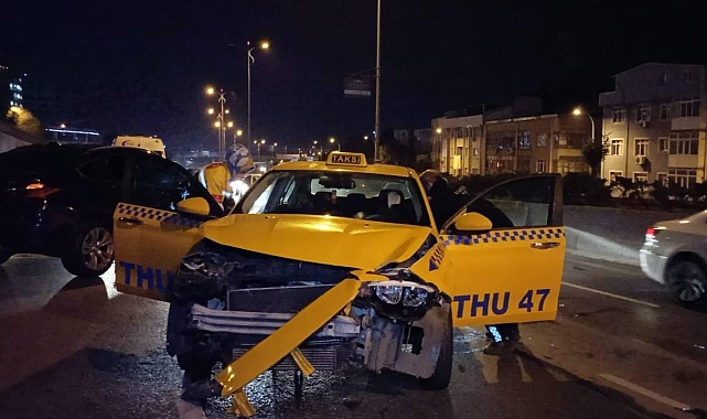 Bayrampaşa'da zincirleme kaza: 4 yaralı