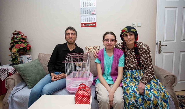 Bura Büyükşehir 15 yaşındaki bedensel engelli Melike'nin yüzünü güldürdü