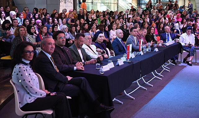 Bursa kumaşından üretilen en güzel tasarımlar sergilendi