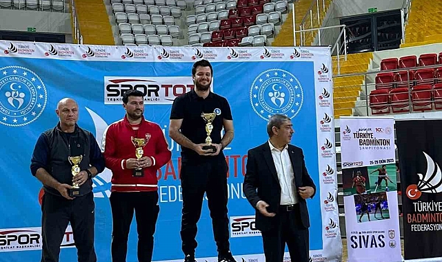 Büyükşehir Belediyesporlu badmintoncular yine zirvede