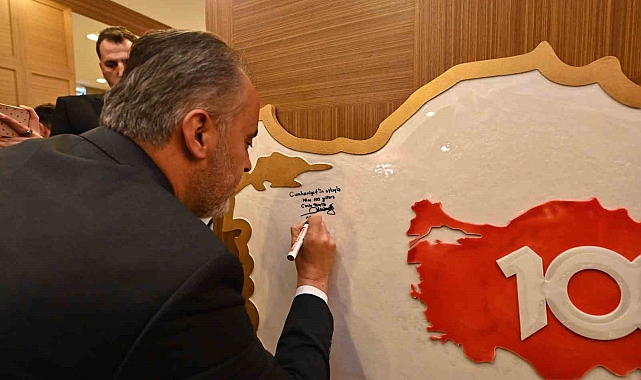 Büyükşehir meclisi, imzalarıyla tarihe not düştü
