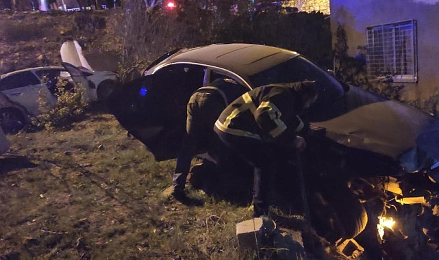 Hatay'da iki otomobil şarampole devrildi: 6 yaralı