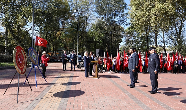 İnegöl'de 29 Ekim Cumhuriyet Bayramı Kutlamaları Resmi Törenlerle Başladı