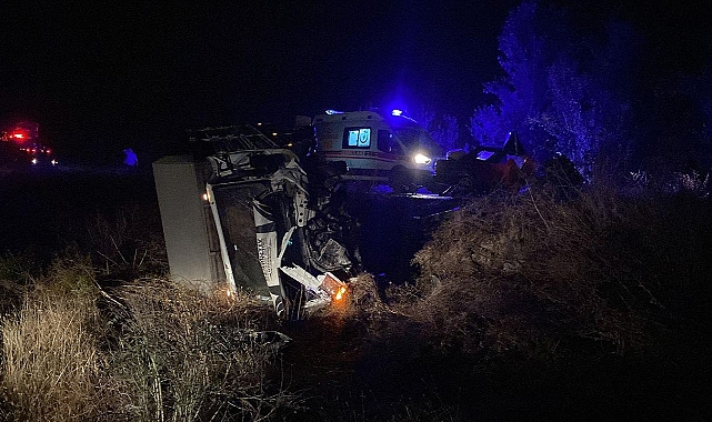 Isparta'da otomobil ile kamyonet çarpıştı: 4 ölü